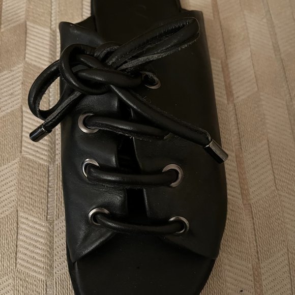 M4D3 THICK LACED SLIDES - Picture 2 of 7